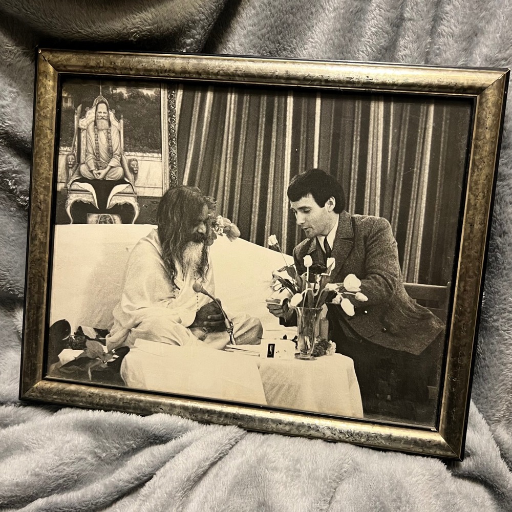 1967 Maharishi Mahesh Yogi Framed Press Conference Photo Print Ben Merk